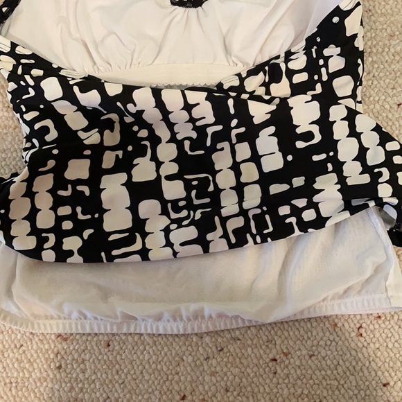 Silhouette Solutions swim top / tankini size 10 - Picture 4 of 5